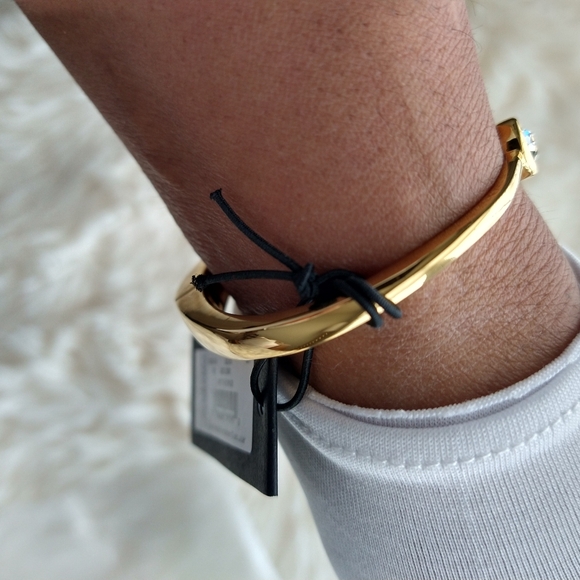 🥂Kate Spade New York Spot The Black Spade Golden Bangle Bracelet NWT 🥂 - Picture 8 of 13